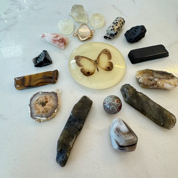 Natural Stone and Crystal Pendant Lot - Picture 9 of 11